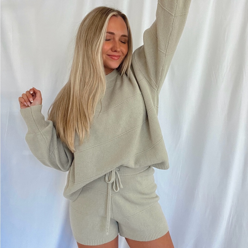 SAGE SWEATER & SHORTS SET